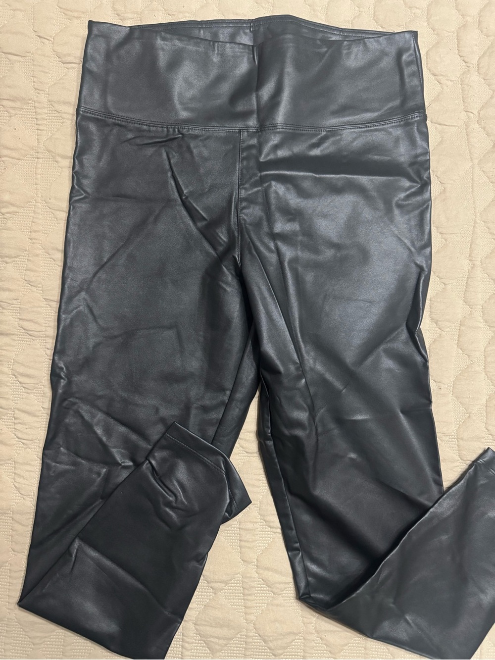 American Eagle Black Faux Leather Leggings Size Large Short